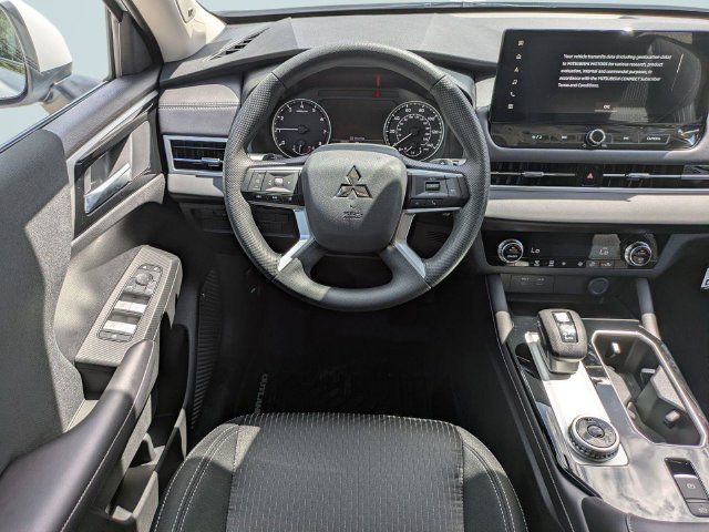New 2026 Mitsubishi Outlander ES FWD image 16