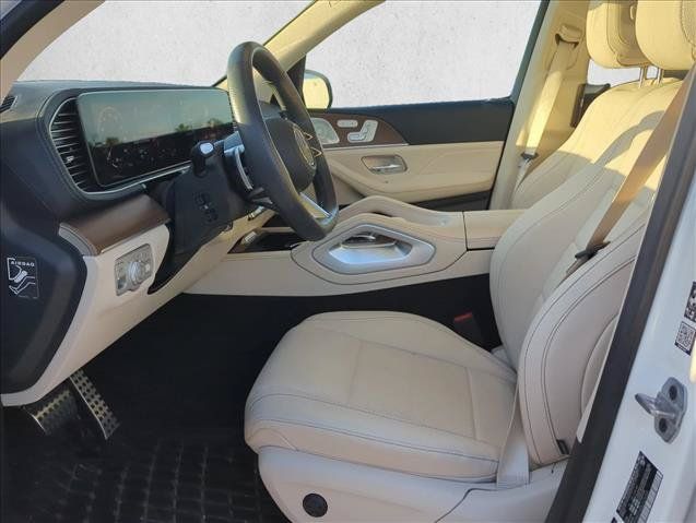 Used 2024 Mercedes-Benz GLS 450 4MATIC image 11