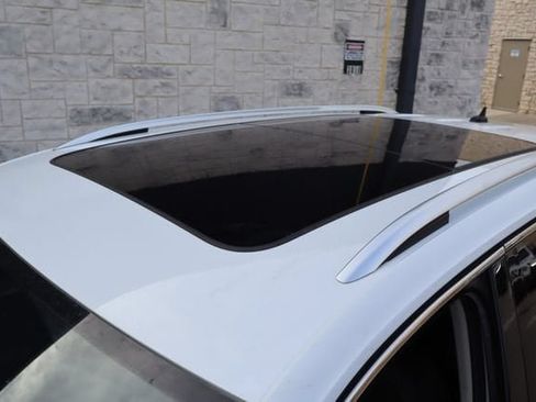 Used 2019 Volkswagen Tiguan SEL Premium AWD/4WD image 4