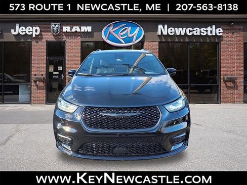Used 2026 Chrysler Pacifica Limited w/ S Appearance Package AWD/4WD image 4