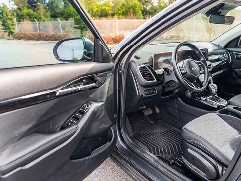 Used 2024 Kia Seltos S image 17