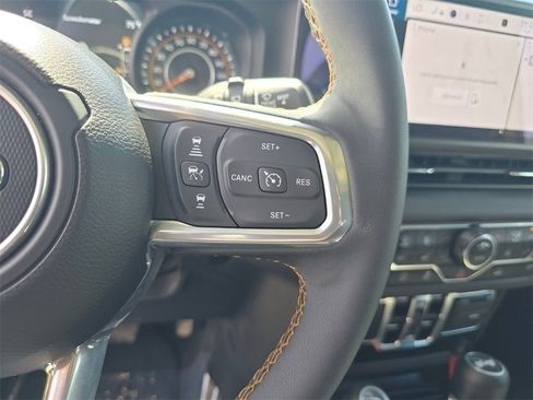 Used 2024 Jeep Wrangler Sahara image 25