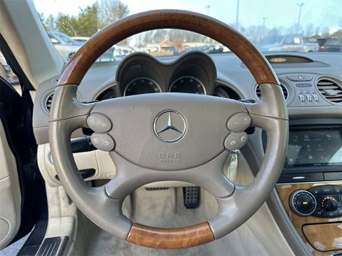 Used 2008 Mercedes-Benz SL 550 image 9