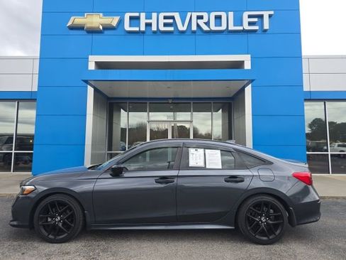 Used 2023 Honda Civic Sport image 2