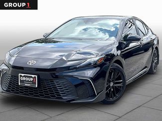 Used 2025 Toyota Camry SE w/ Multimedia Upgrade Package FWD video 1