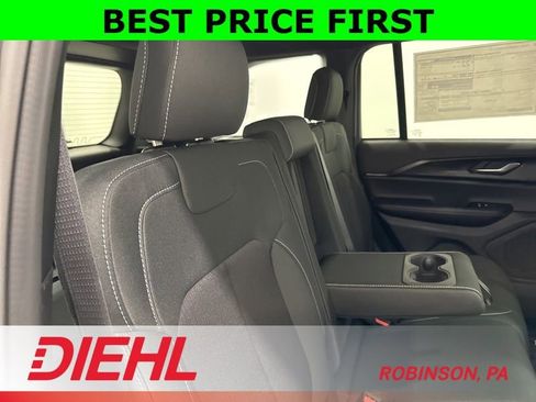 New 2025 Jeep Grand Cherokee Laredo X image 12