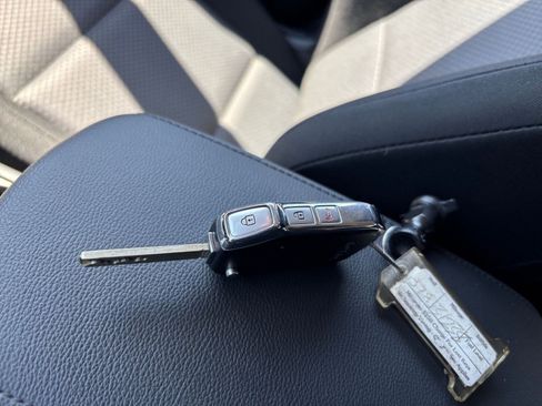 Used 2025 Kia Soul LX w/ LX Technology Package FWD image 21