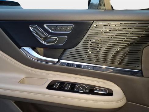 Used 2022 Lincoln Corsair Grand Touring image 18