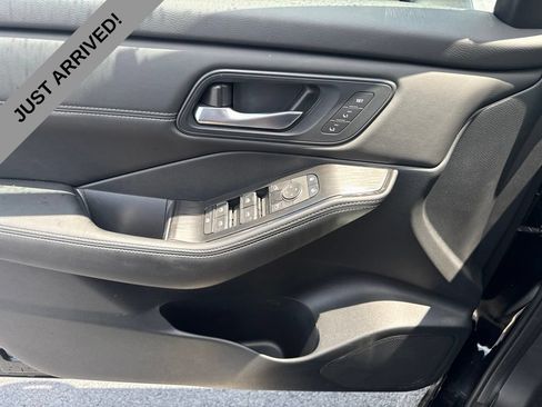 Certified 2025 Nissan Rogue SL w/ Tech Package AWD/4WD image 12