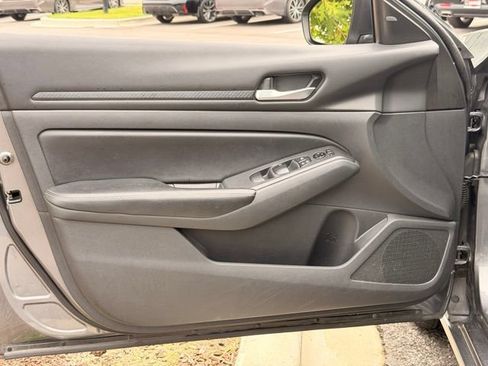 Used 2024 Nissan Altima 2.5 SV FWD image 22