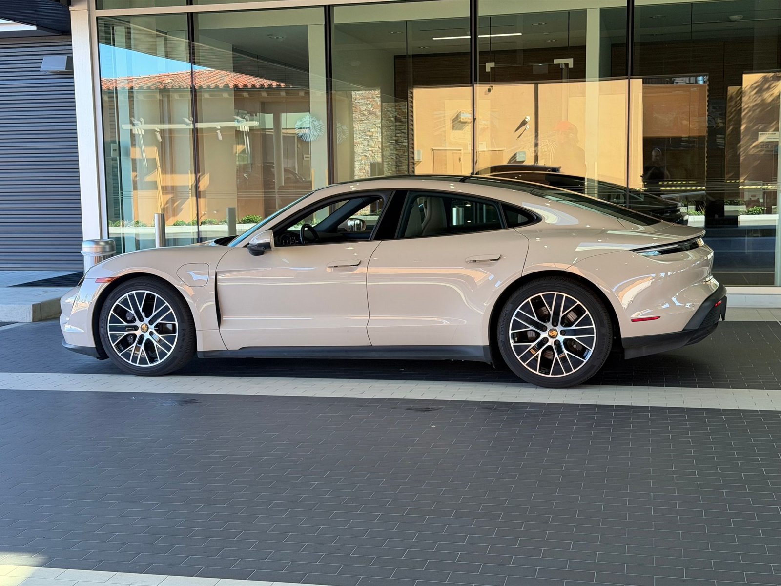 Certified 2024 Porsche Taycan w/ Premium Package RWD image 8