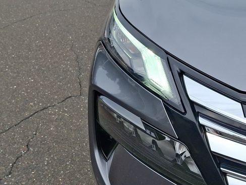 Certified 2024 Nissan Rogue SV w/ SV Premium Package AWD/4WD image 9