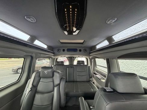 Used 2020 Ford Transit 150 Low Roof AWD w/ Exterior Upgrade Package image 2