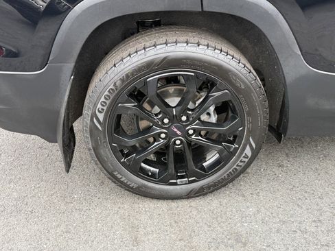 Used 2022 GMC Terrain SLT w/ Elevation Edition AWD/4WD image 11