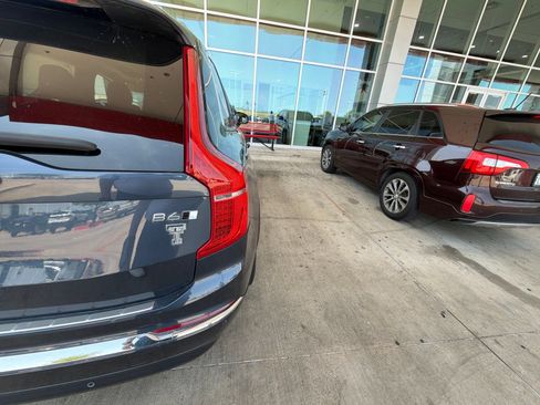Used 2023 Volvo XC90 B6 Plus w/ Protection Package Premier AWD/4WD image 10