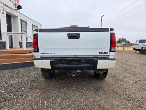 Used 2014 GMC Sierra 2500 Denali w/ Suspension Package, Off-Road image 6