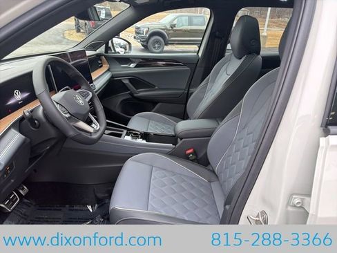 New 2026 Volkswagen Tiguan SEL R-Line image 9