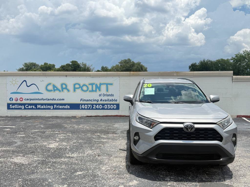 Used 2020 Toyota RAV4 XLE FWD image 1