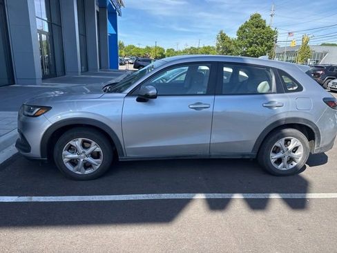 Used 2024 Honda HR-V LX image 2