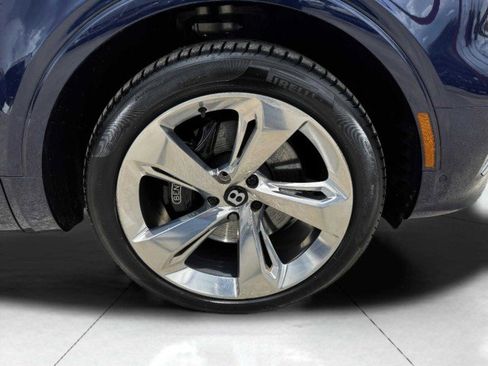 Used 2023 Bentley Bentayga Extended Wheelbase image 83