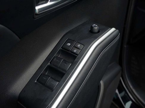 Used 2024 Toyota Highlander XSE image 15