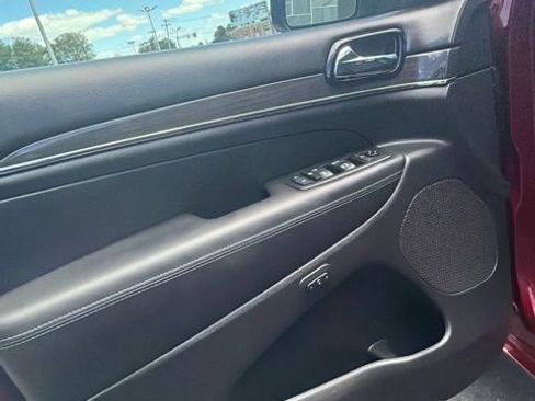 Used 2021 Jeep Grand Cherokee Overland AWD/4WD image 11