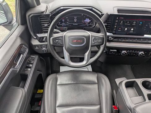 Used 2025 GMC Sierra 1500 SLT AWD/4WD image 14