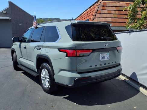 Certified 2025 Toyota Sequoia SR5 AWD/4WD image 6