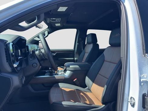 New 2026 Chevrolet Silverado 1500 High Country AWD/4WD image 9