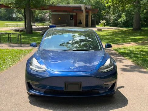 Used 2018 Tesla Model 3 Long Range RWD image 2