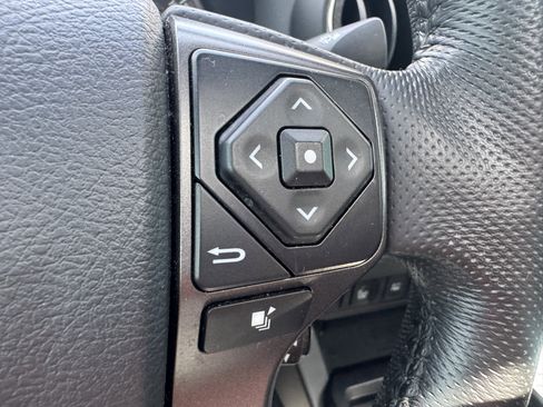 Used 2017 Toyota Tacoma TRD Sport w/ Premium & Technology Package RWD image 16