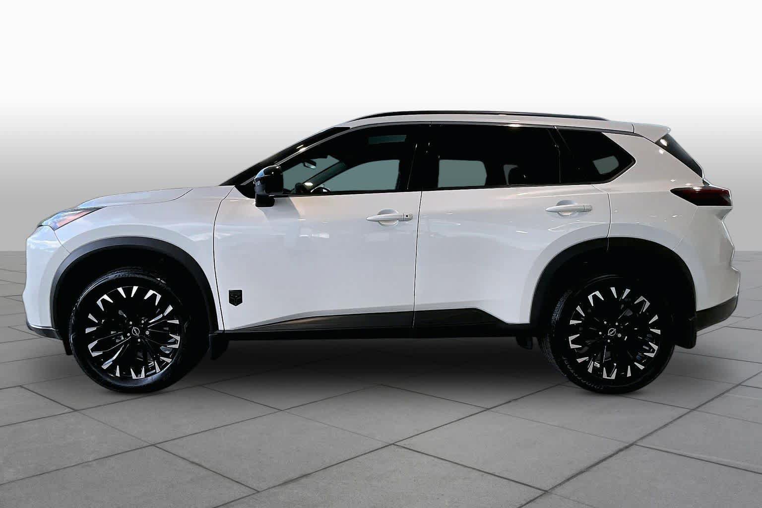 Used 2026 Nissan Rogue Dark Armor FWD image 32