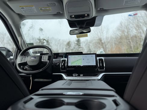 New 2025 Ford Expedition Platinum w/ Platinum Ultimate Package image 2