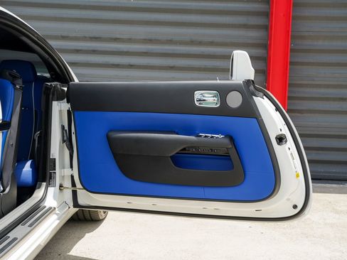 Used 2019 Rolls-Royce Wraith RWD image 36