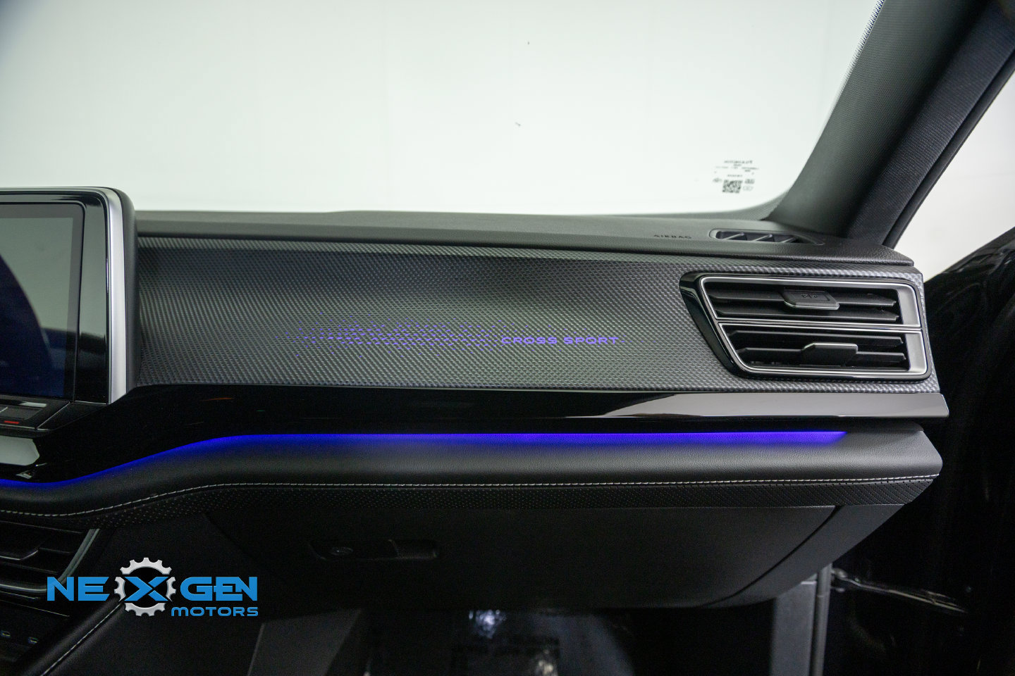Used 2024 Volkswagen Atlas Cross Sport SEL Premium R-Line AWD/4WD image 44