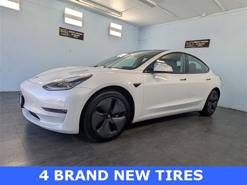 Used 2019 Tesla Model 3 Standard Range image 3