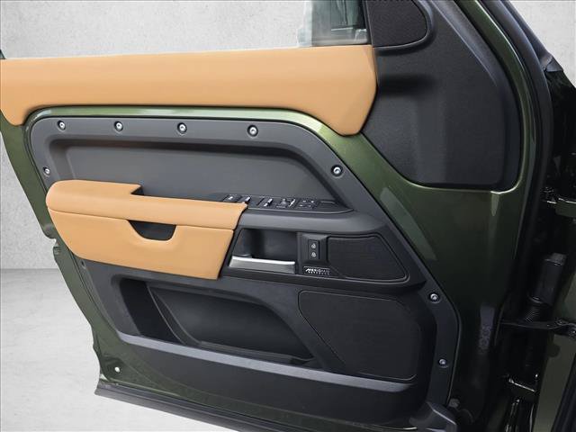 New 2026 Land Rover Defender 110 X-Dynamic SE AWD/4WD image 26