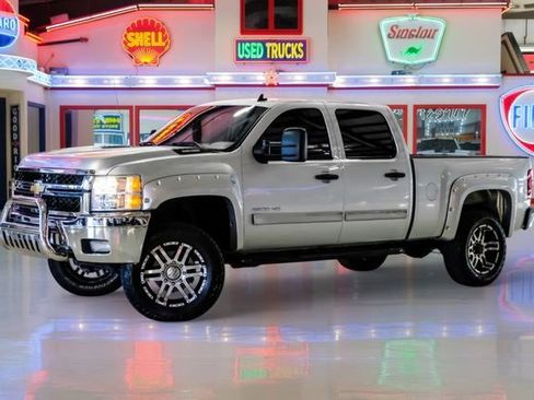 Used 2012 Chevrolet Silverado 2500 LT w/ Interior Plus Package image 2