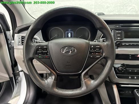 Used 2017 Hyundai Sonata SE FWD image 4