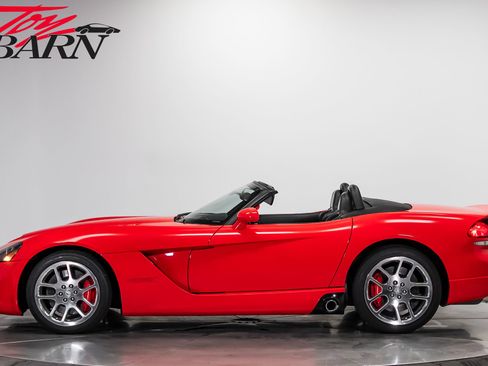 Used 2005 Dodge Viper SRT-10 RWD image 2