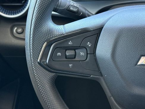 Used 2025 Chevrolet Trax LS FWD image 33