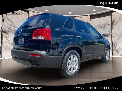 Used 2013 Kia Sorento LX AWD/4WD image 3