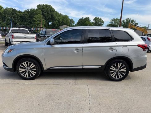 Used 2019 Mitsubishi Outlander SE FWD image 4