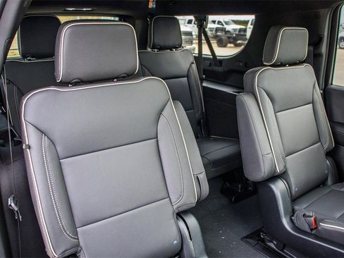 New 2026 Chevrolet Suburban Premier image 16