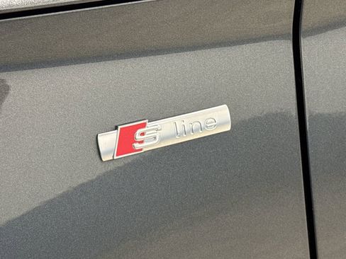 Used 2022 Audi Q5 2.0T Premium w/ Convenience Package image 35