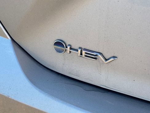 Used 2025 Toyota Camry LE image 30