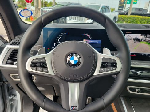 Used 2026 BMW X7 xDrive40i AWD/4WD image 22