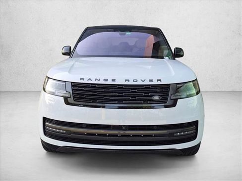 Used 2023 Land Rover Range Rover SE AWD/4WD image 2