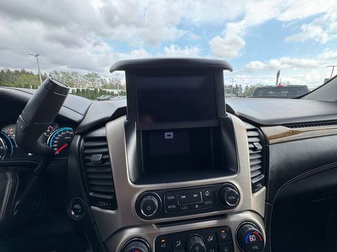 Used 2017 GMC Yukon XL Denali w/ Open Road Package image 33