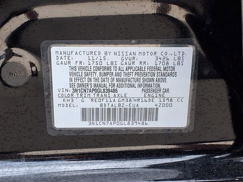 Used 2016 Nissan Versa SV FWD image 8